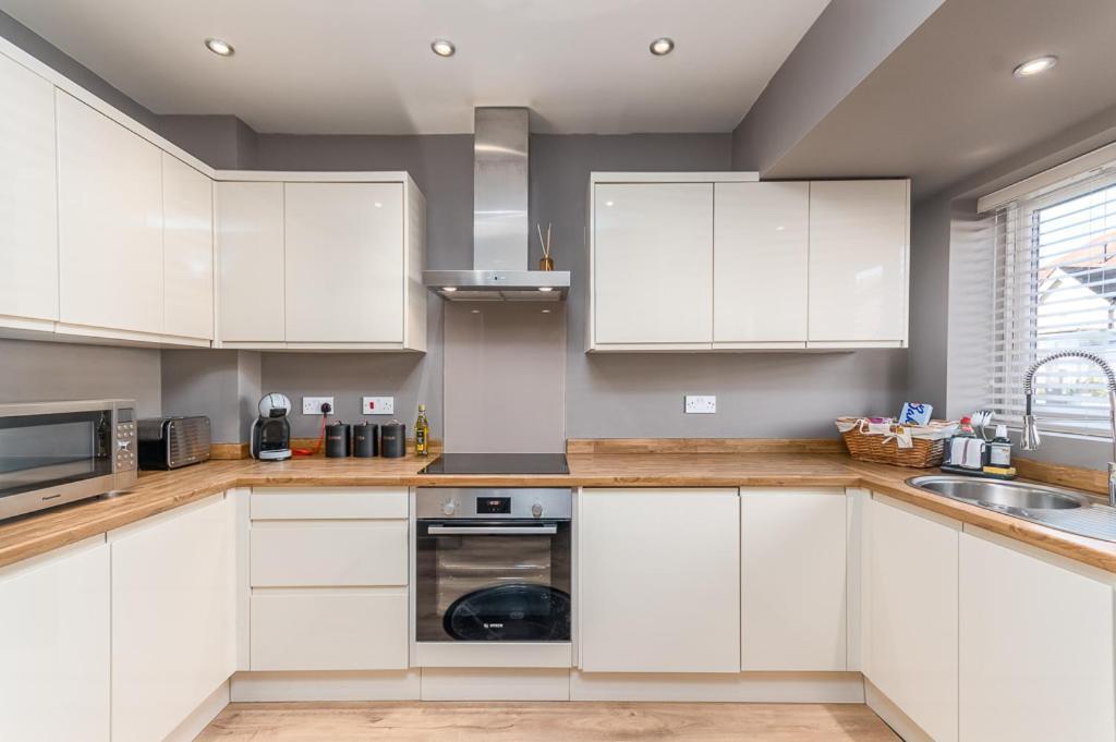 Ferienwohnung Castle Townhouse Kenilworth - Private Parking - 24 Hr Gym Access - Town Centre Exterior foto
