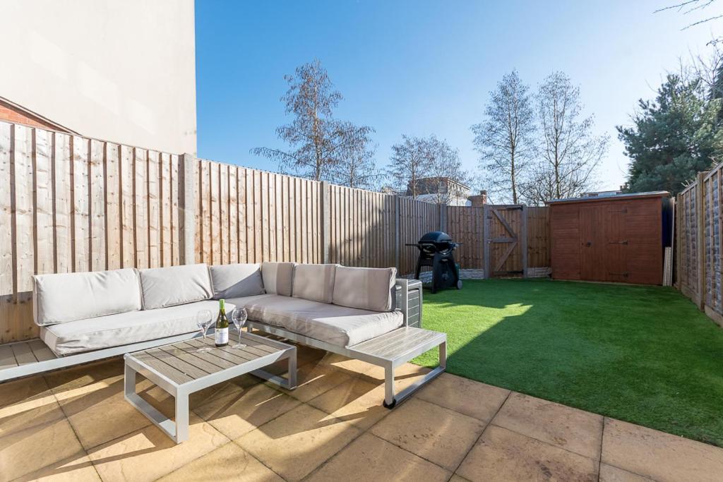Ferienwohnung Castle Townhouse Kenilworth - Private Parking - 24 Hr Gym Access - Town Centre Exterior foto